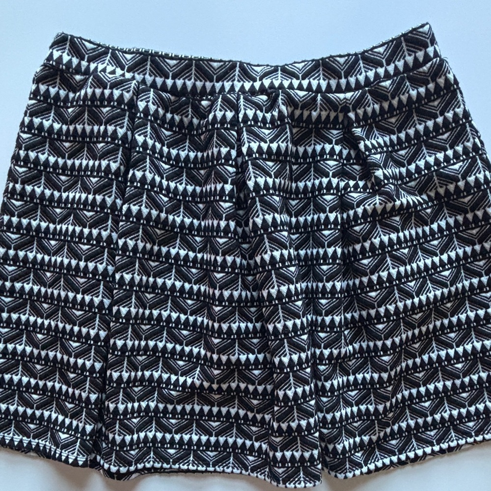 JOE B SKIRT - Picture 7 of 11